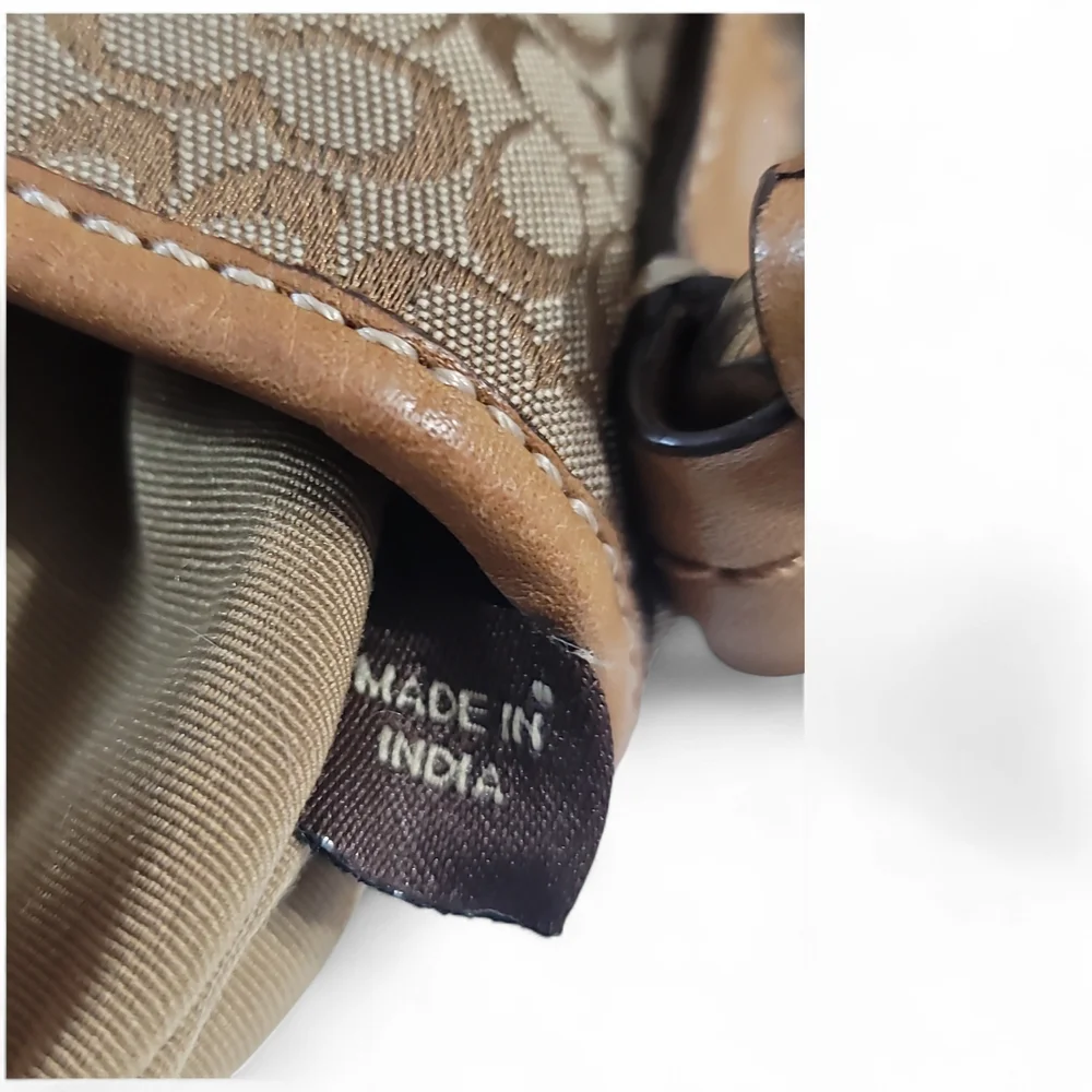 COACH Vintage Small Tan Signature Crossbody Bag In EUC - Picture 10 of 10